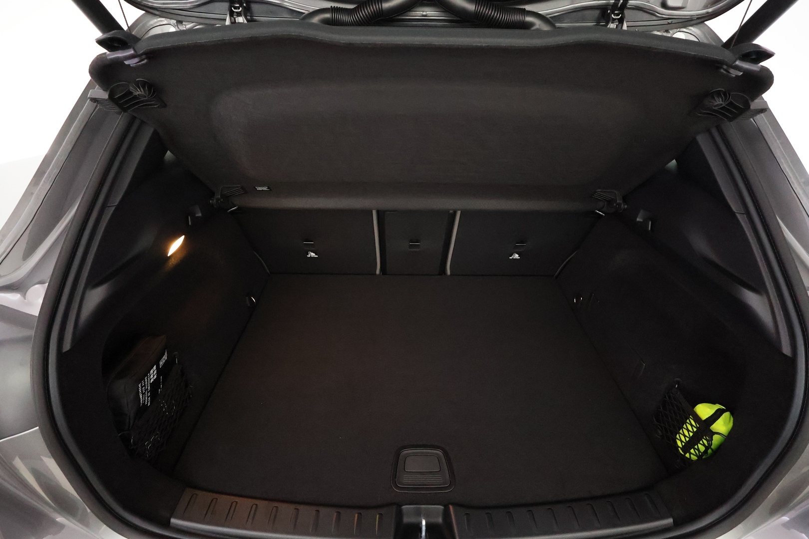 MERCEDES-BENZ EQA 2026