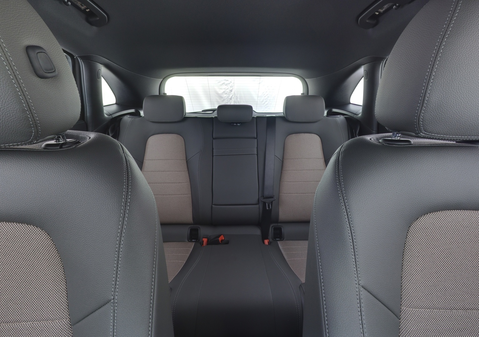 MERCEDES-BENZ EQA 2026