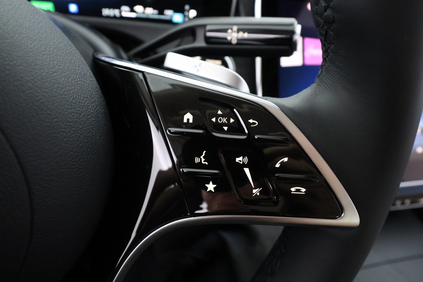 MERCEDES-BENZ E 2026