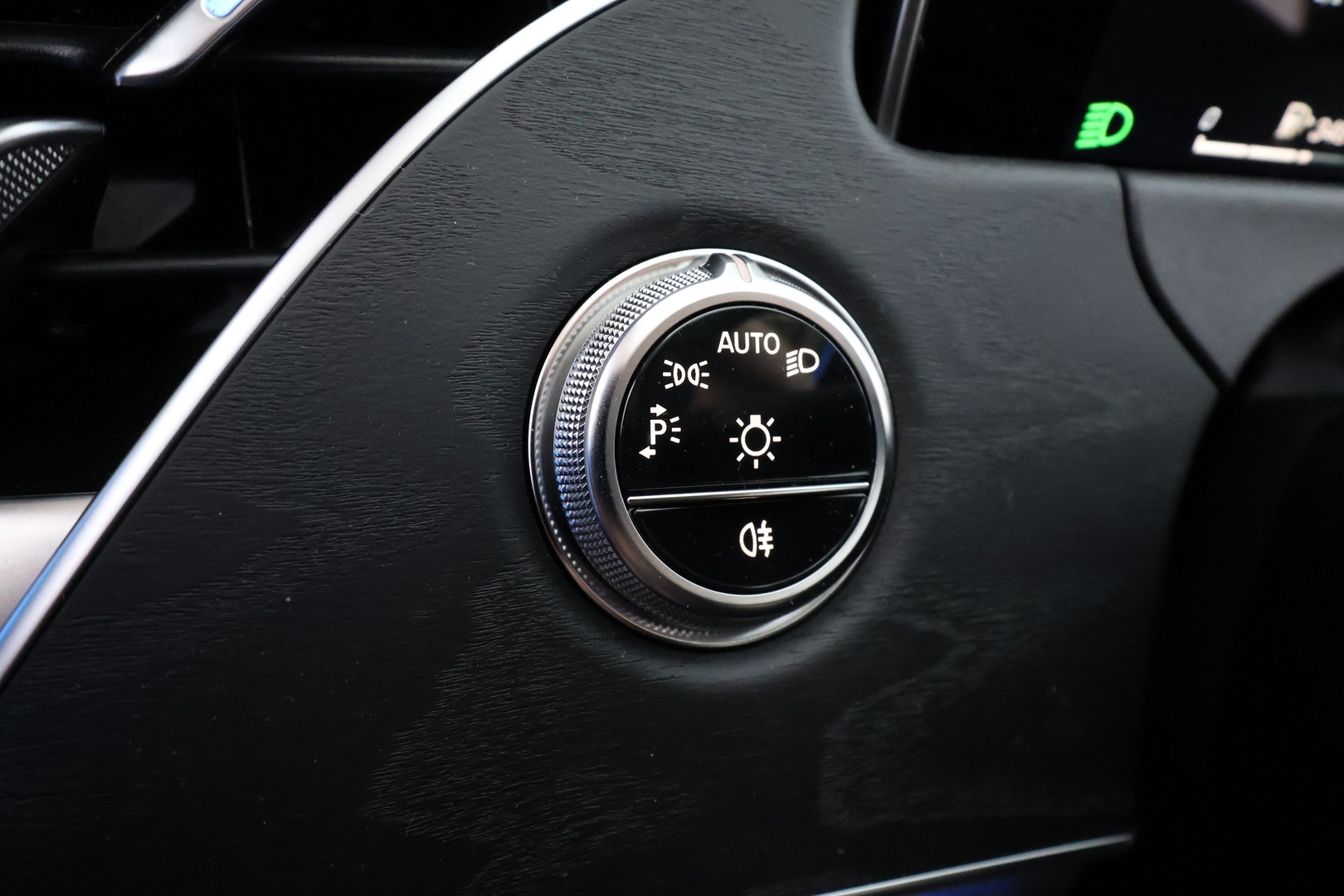 MERCEDES-BENZ E 2026