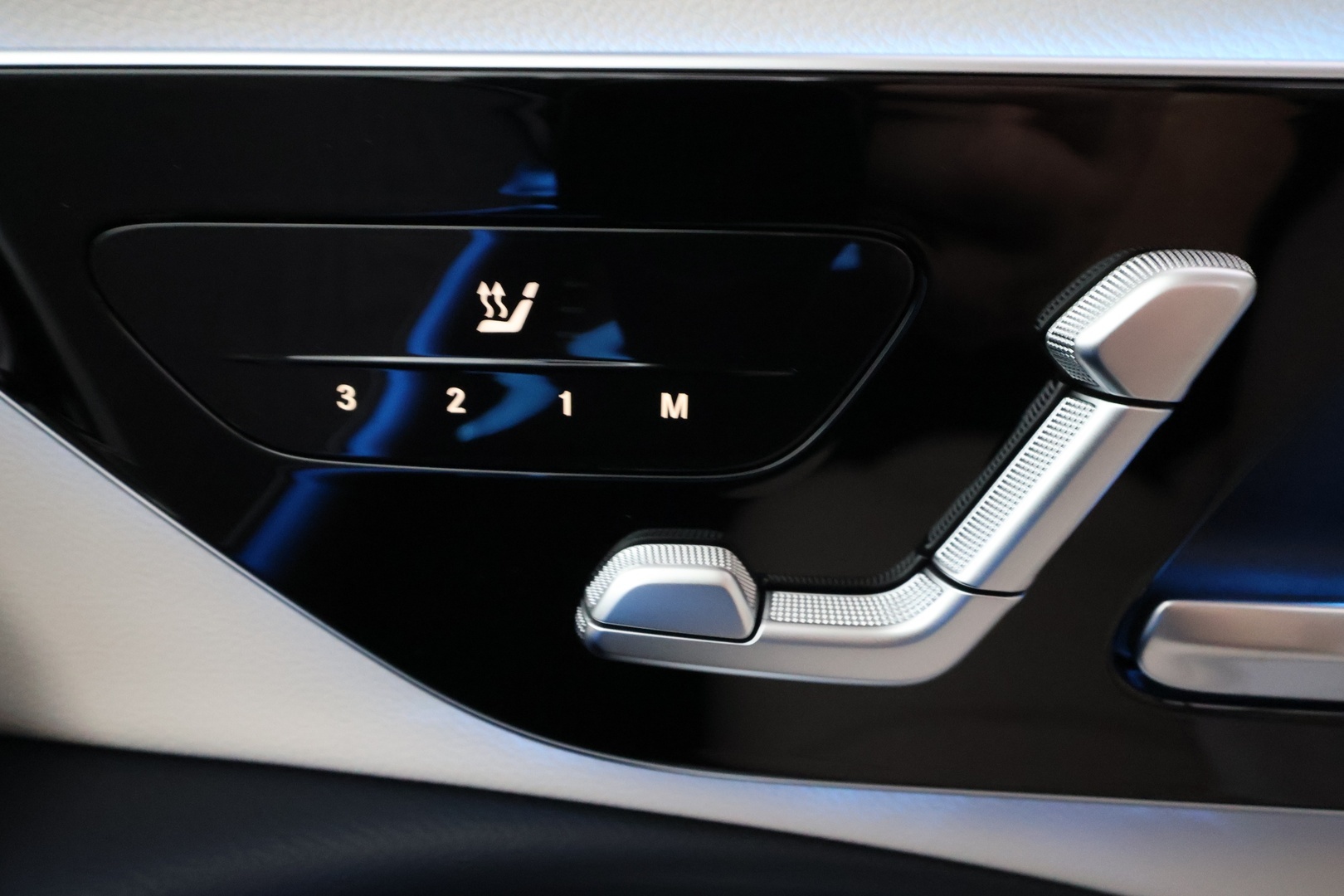 MERCEDES-BENZ E 2026