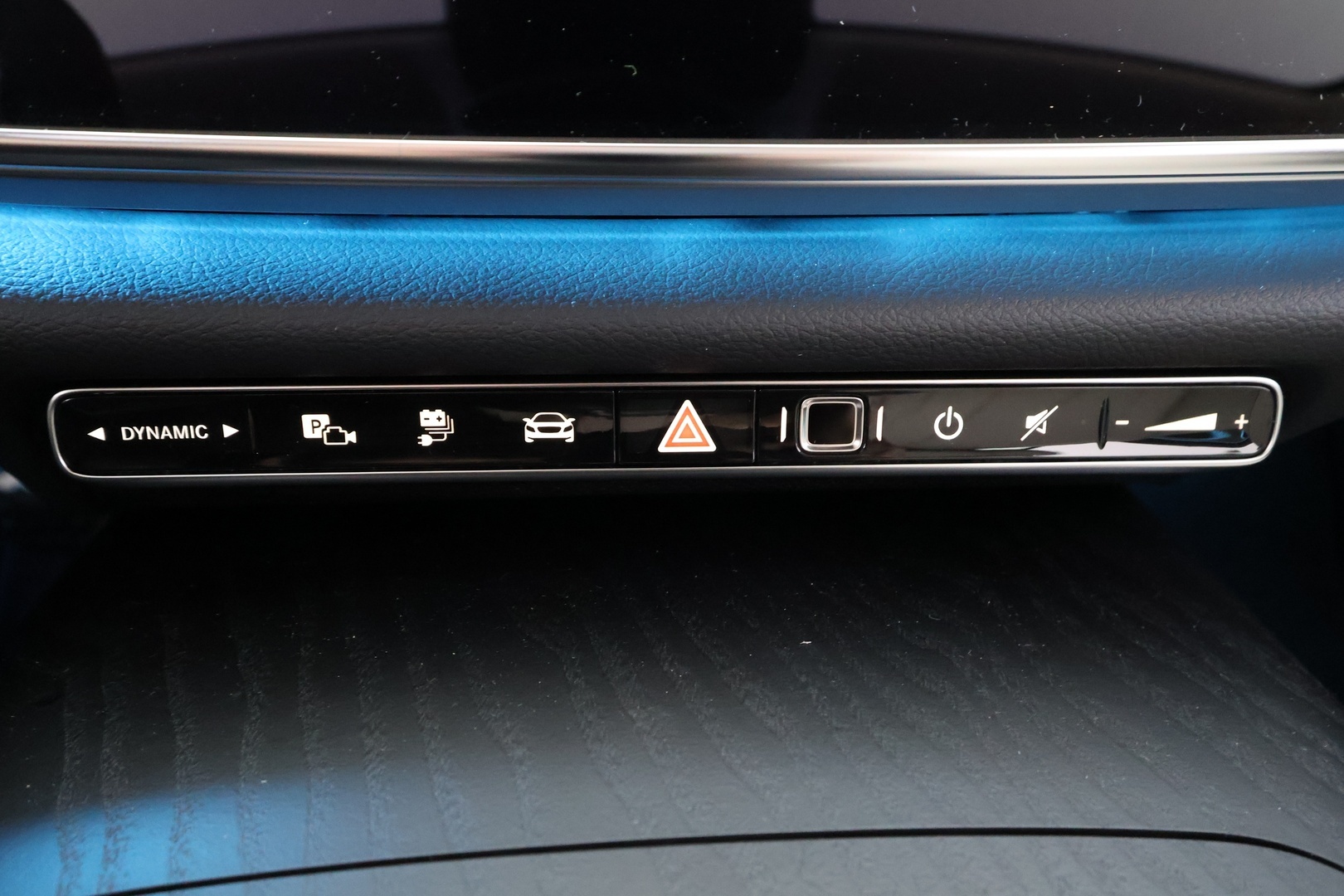 MERCEDES-BENZ E 2026