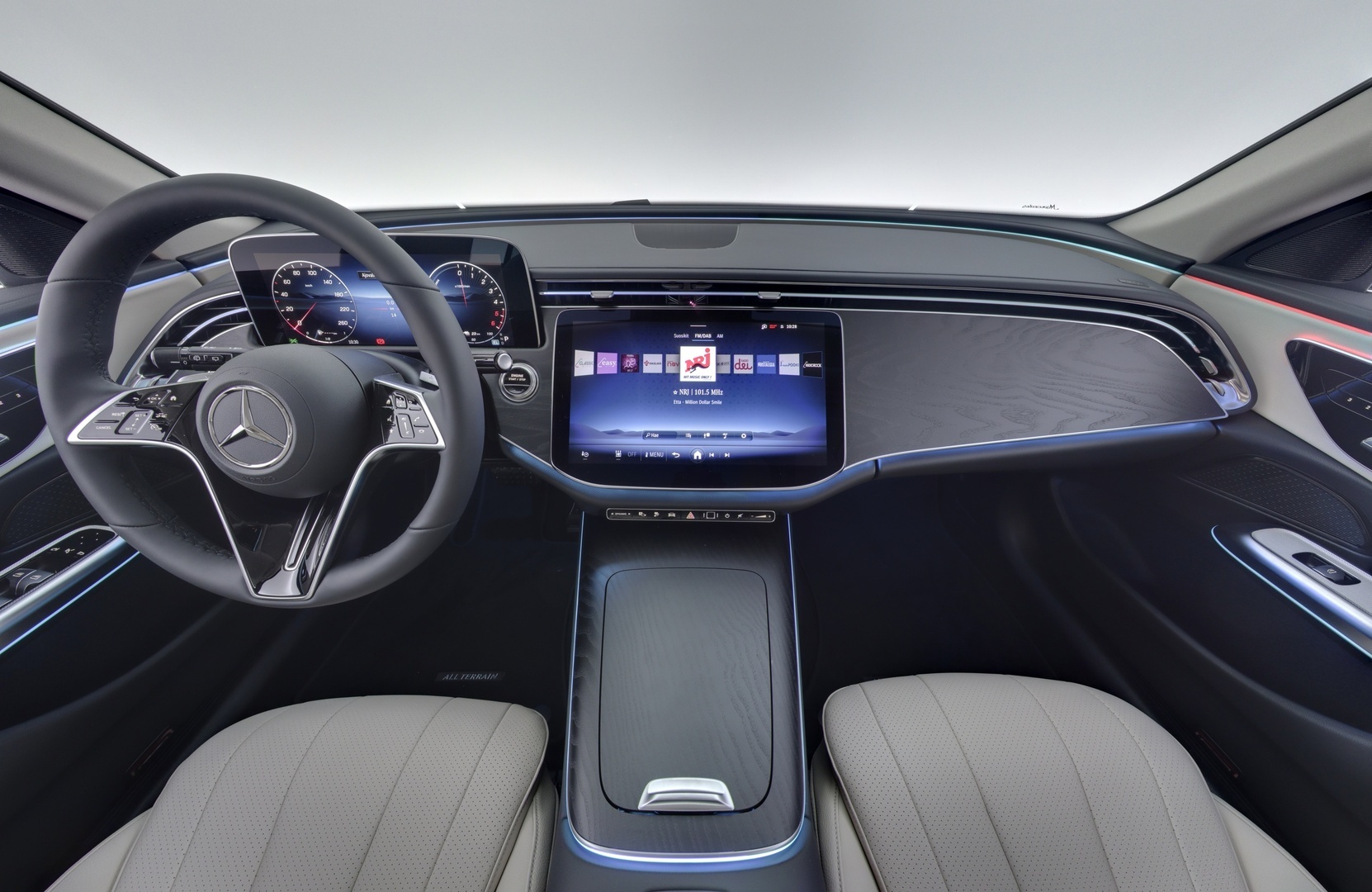 MERCEDES-BENZ E 2026