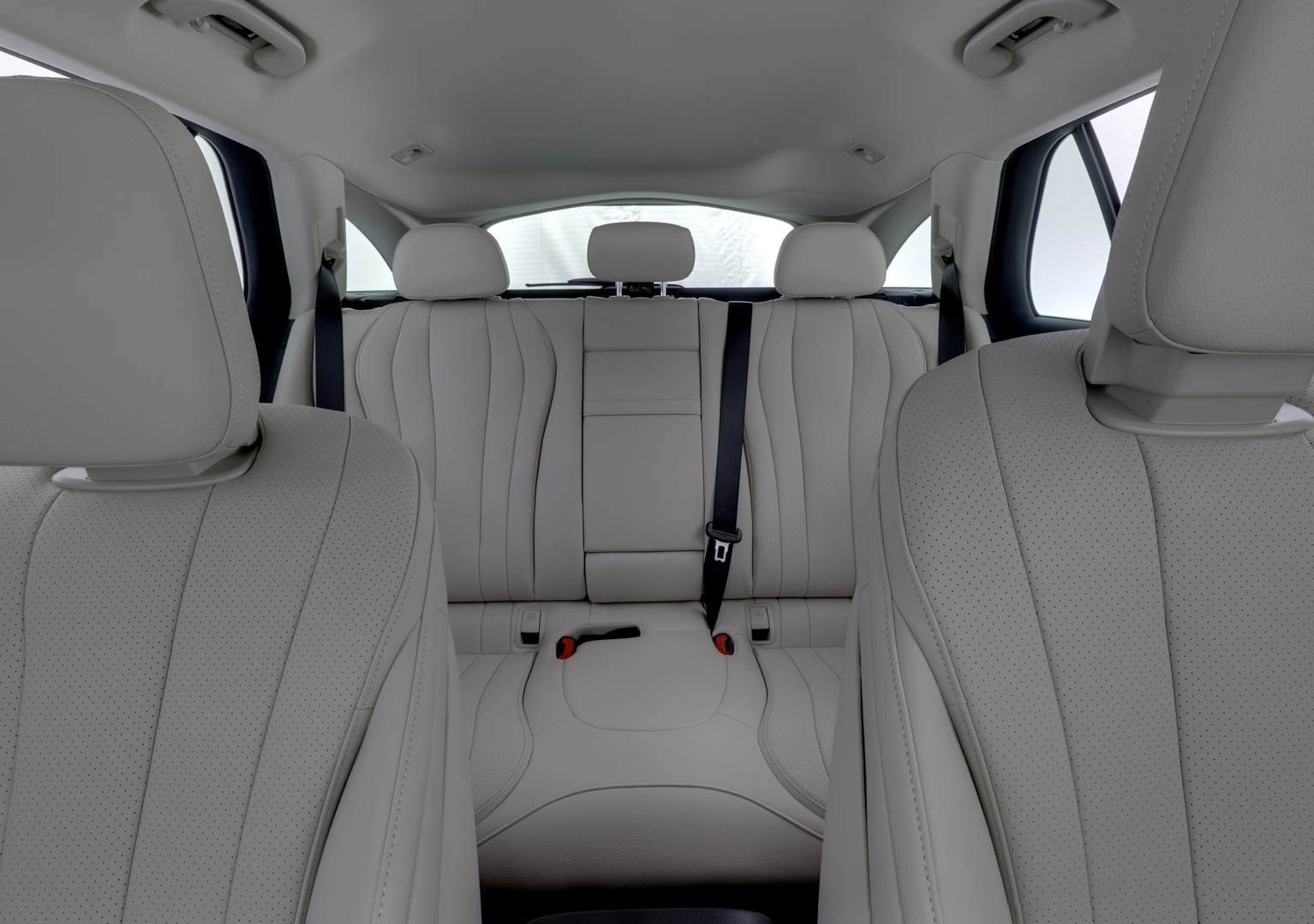 MERCEDES-BENZ E 2026