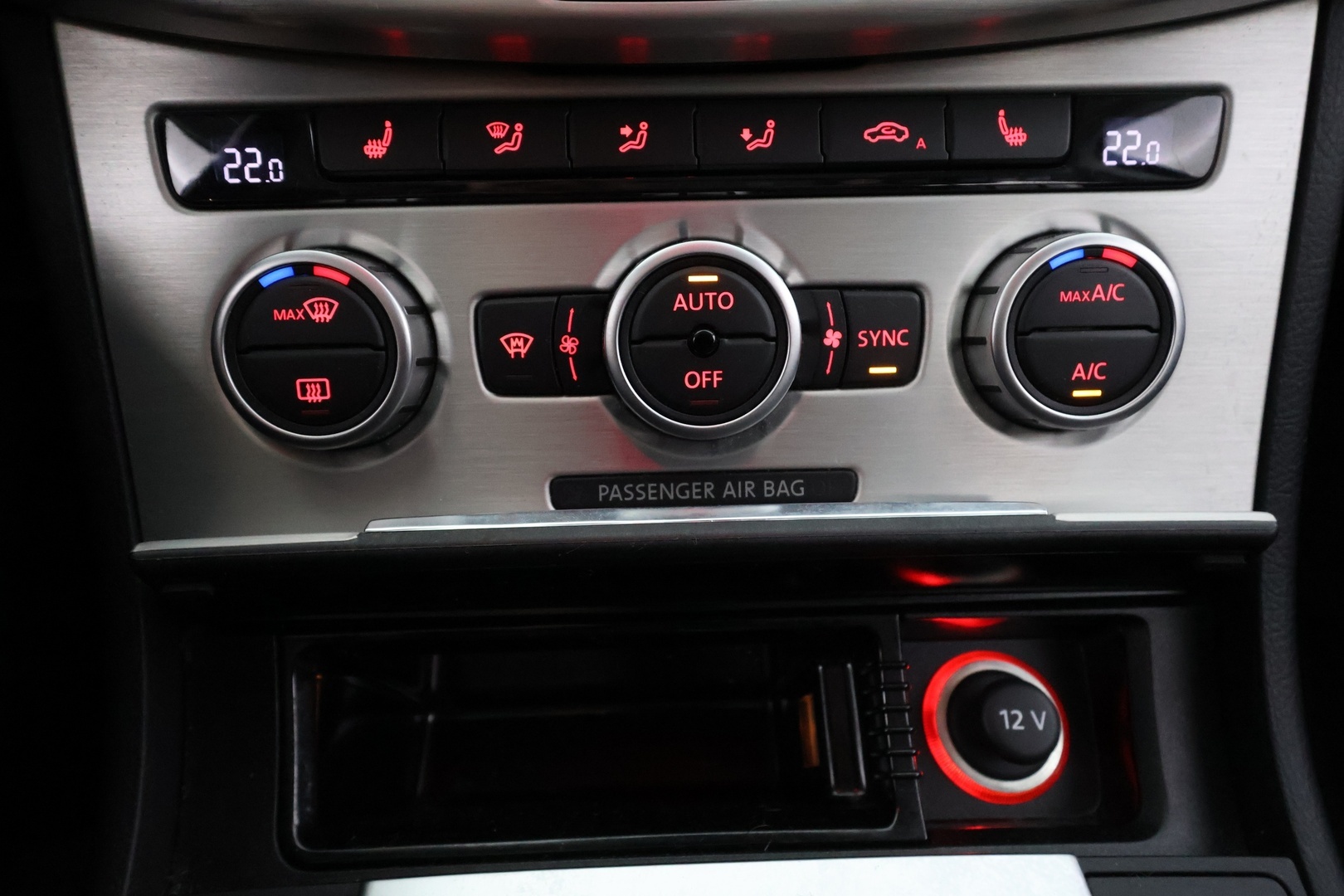VOLKSWAGEN Passat 2014