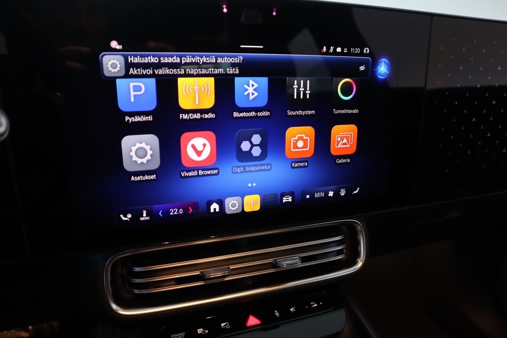 MERCEDES-BENZ CLA 2025