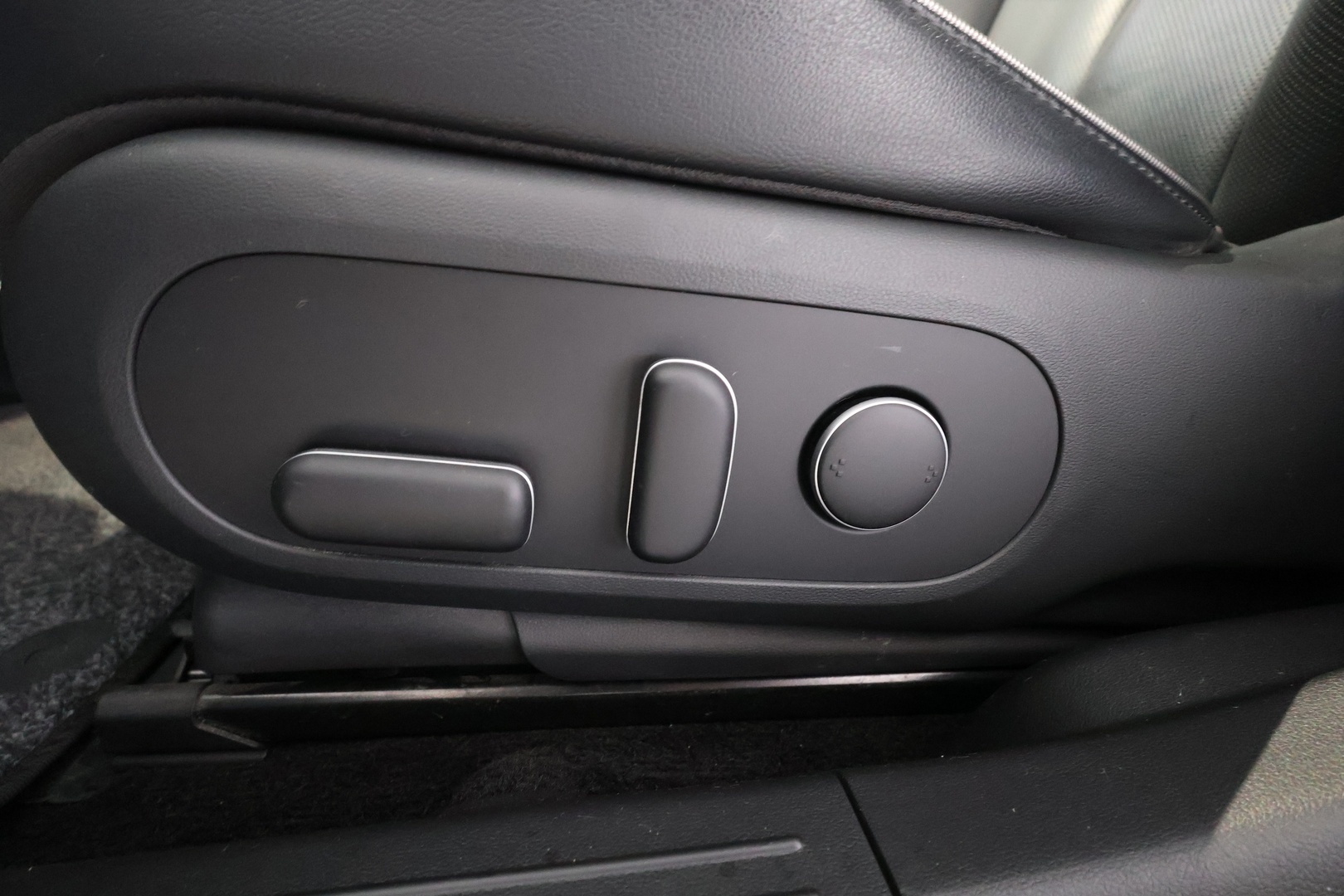 HYUNDAI IONIQ 5 23