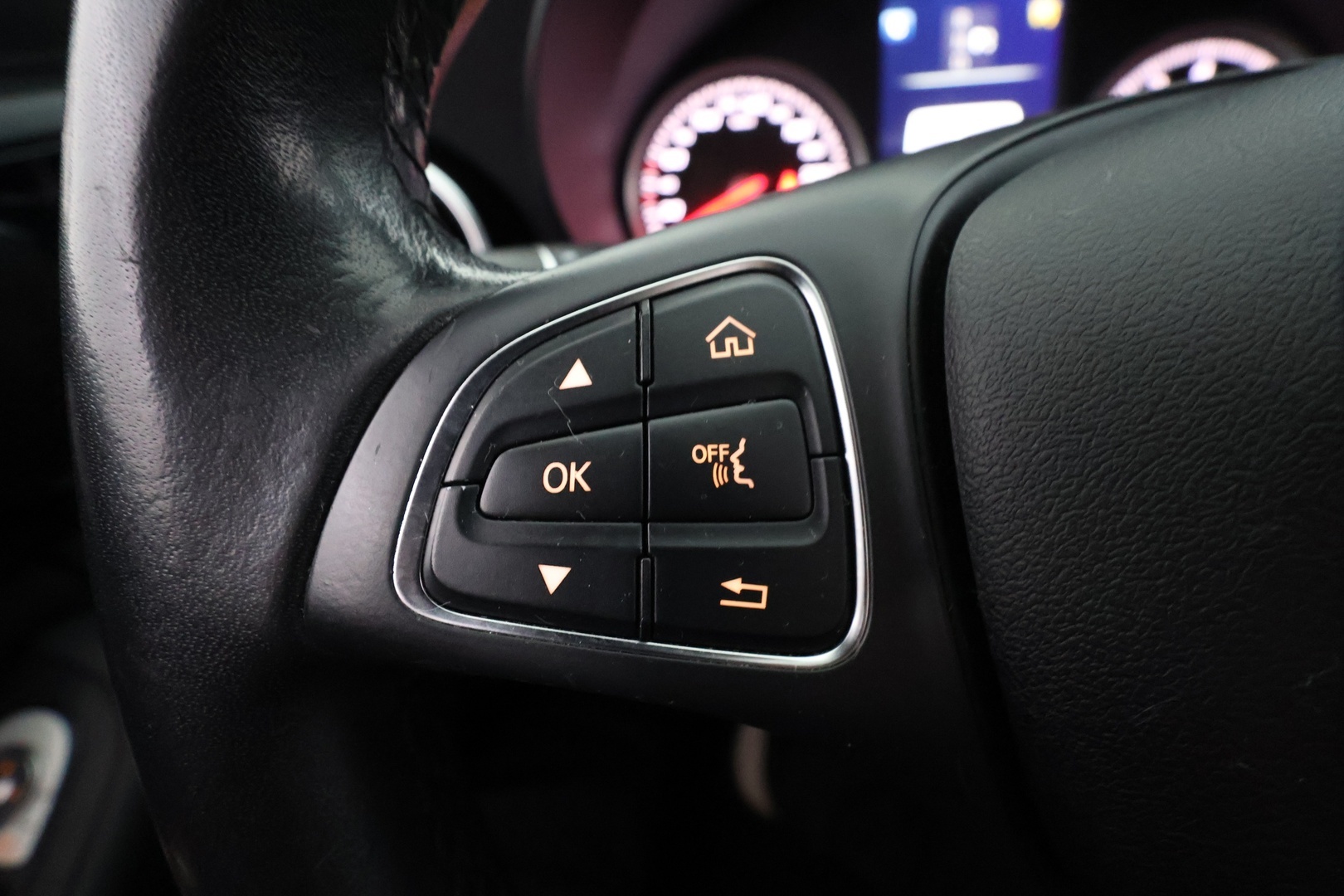MERCEDES-BENZ C 15
