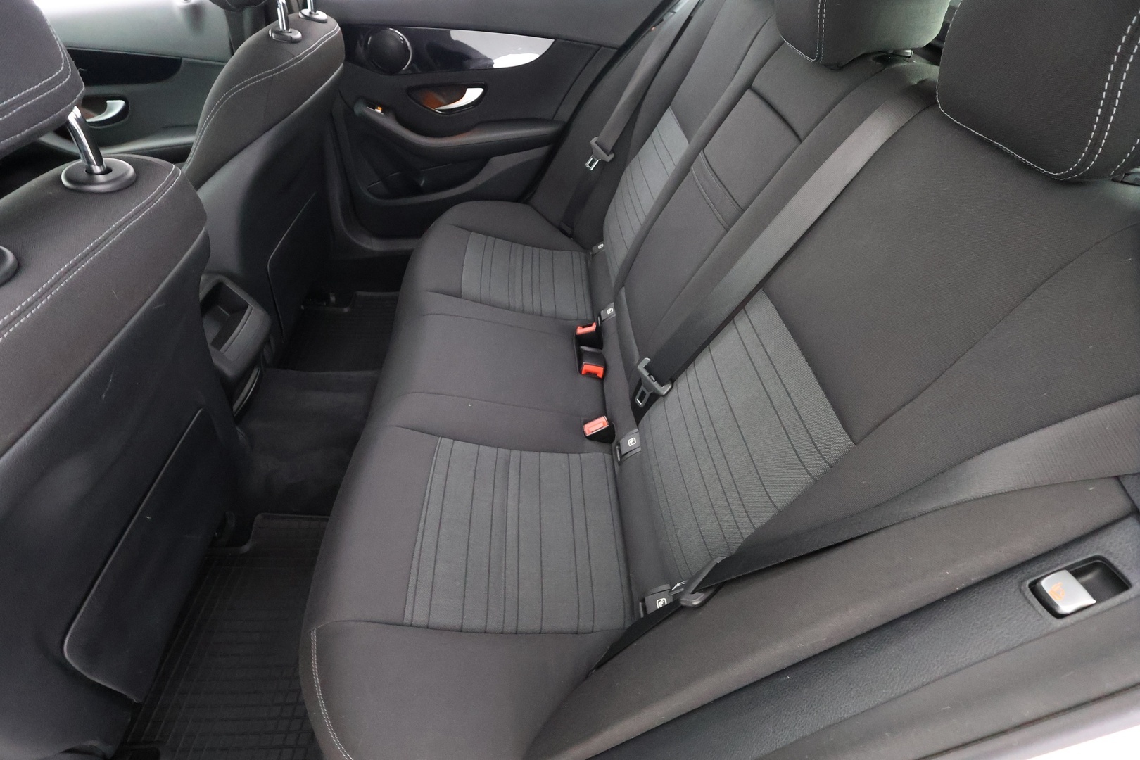 MERCEDES-BENZ C 22