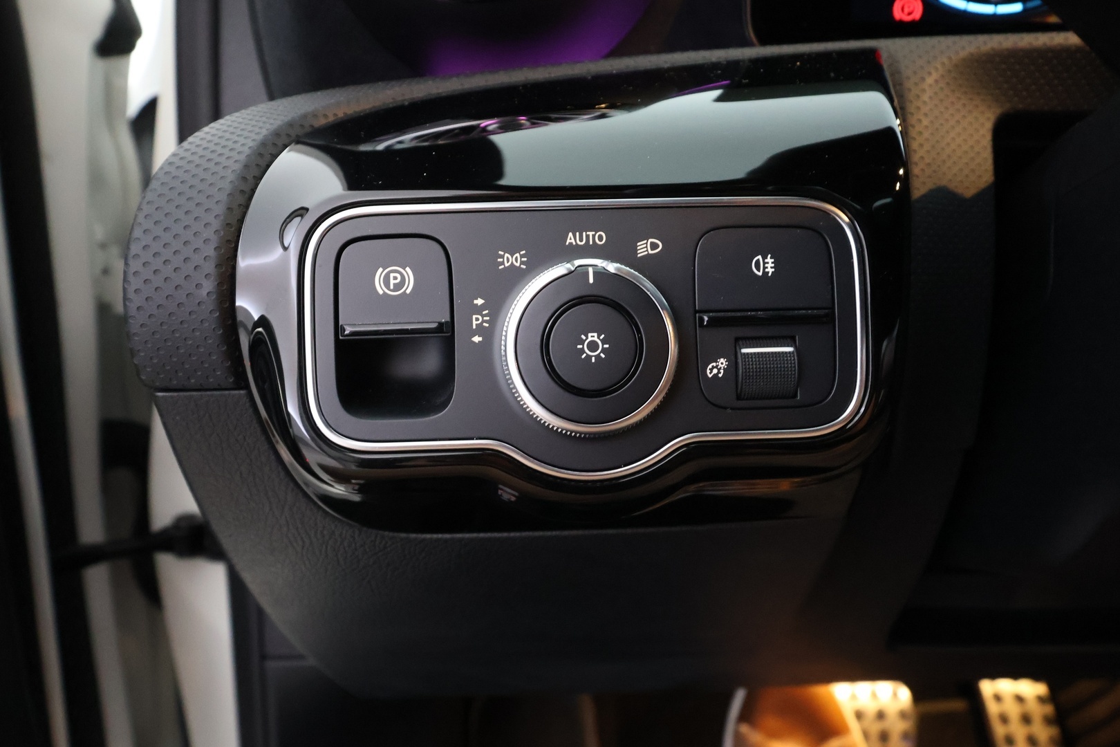 MERCEDES-BENZ A 2021