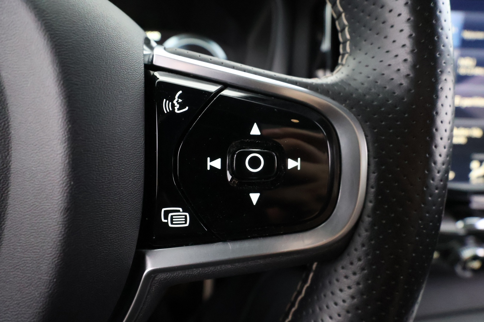 VOLVO XC60 19