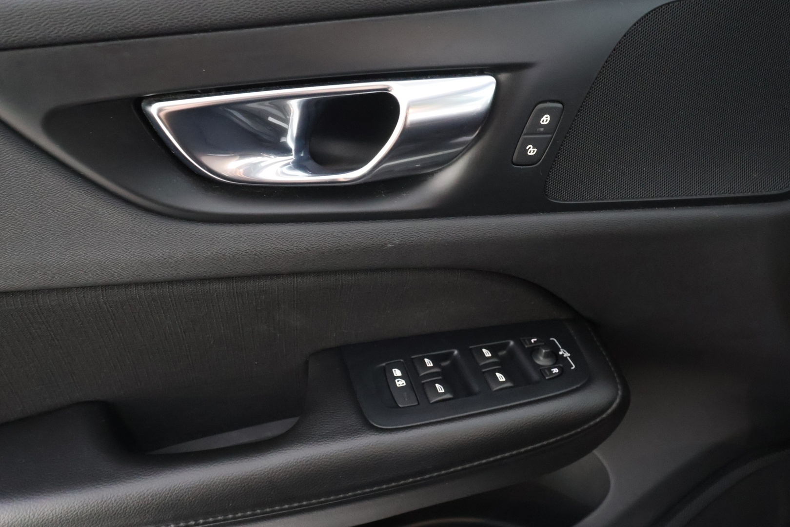 VOLVO V60 2021