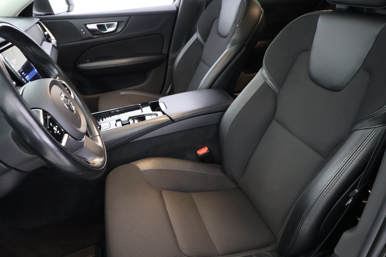 VOLVO V60 2021