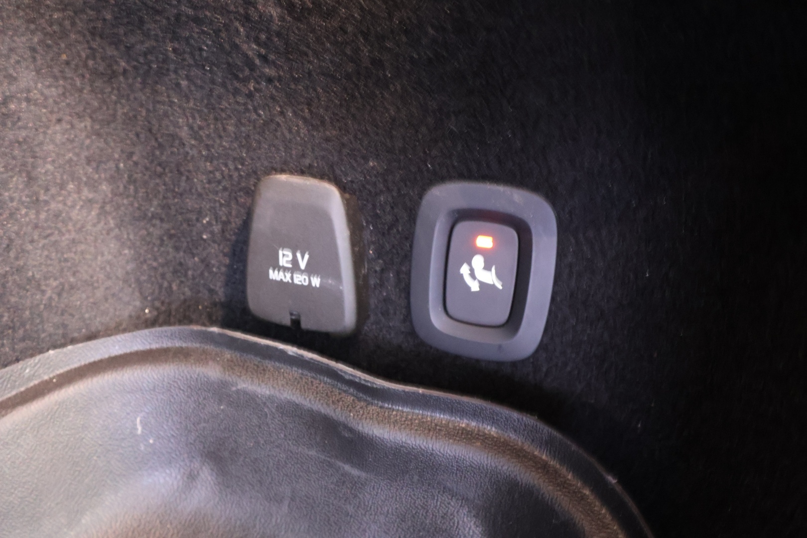 VOLVO V60 2021