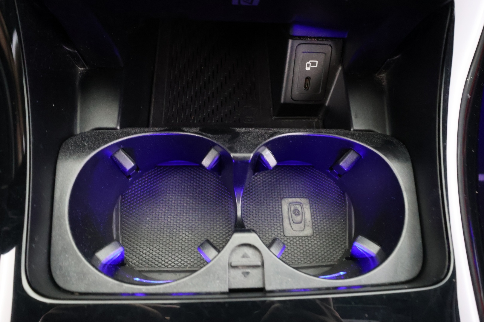 MERCEDES-BENZ EQC 2022