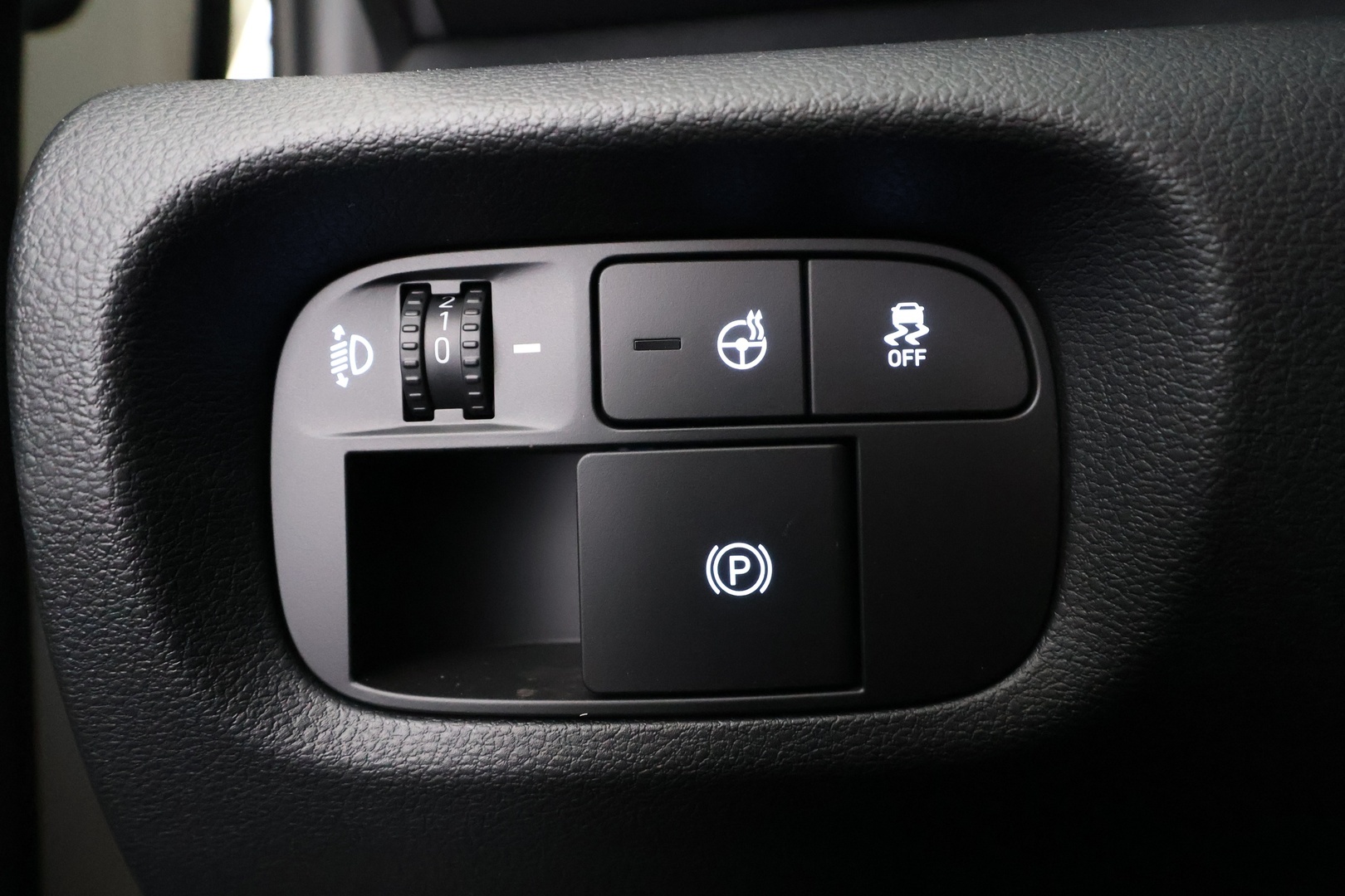 HYUNDAI INSTER 17