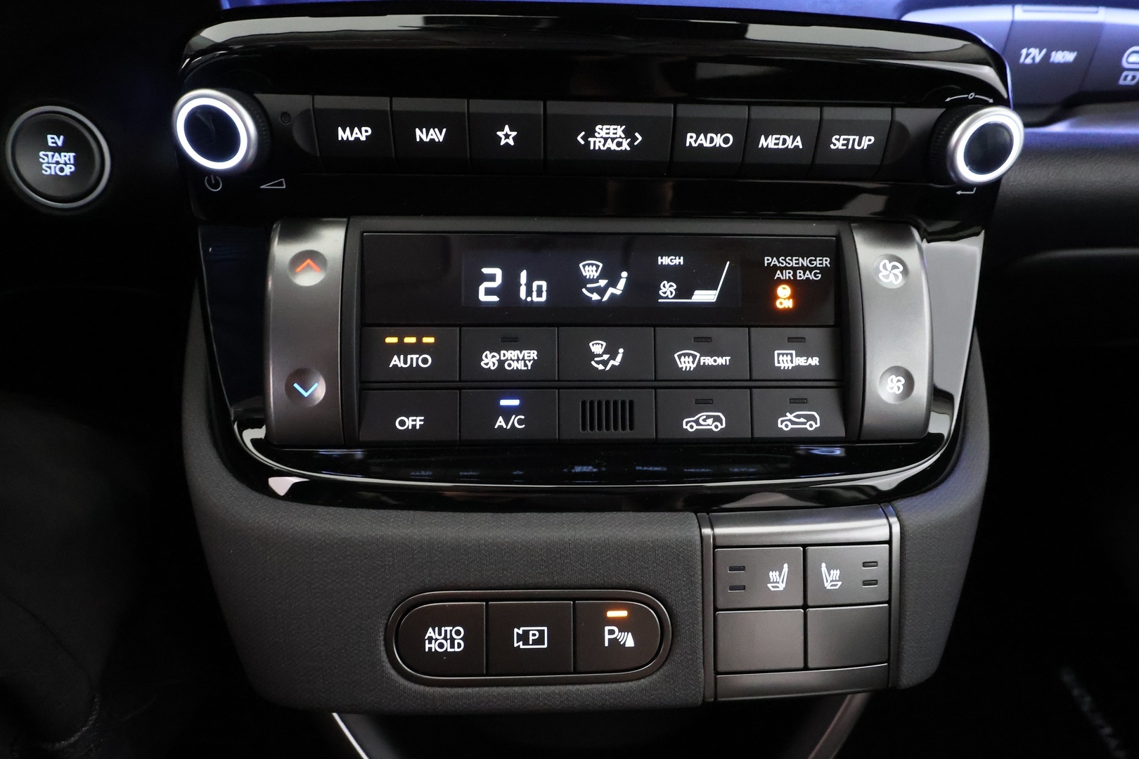 HYUNDAI INSTER 19