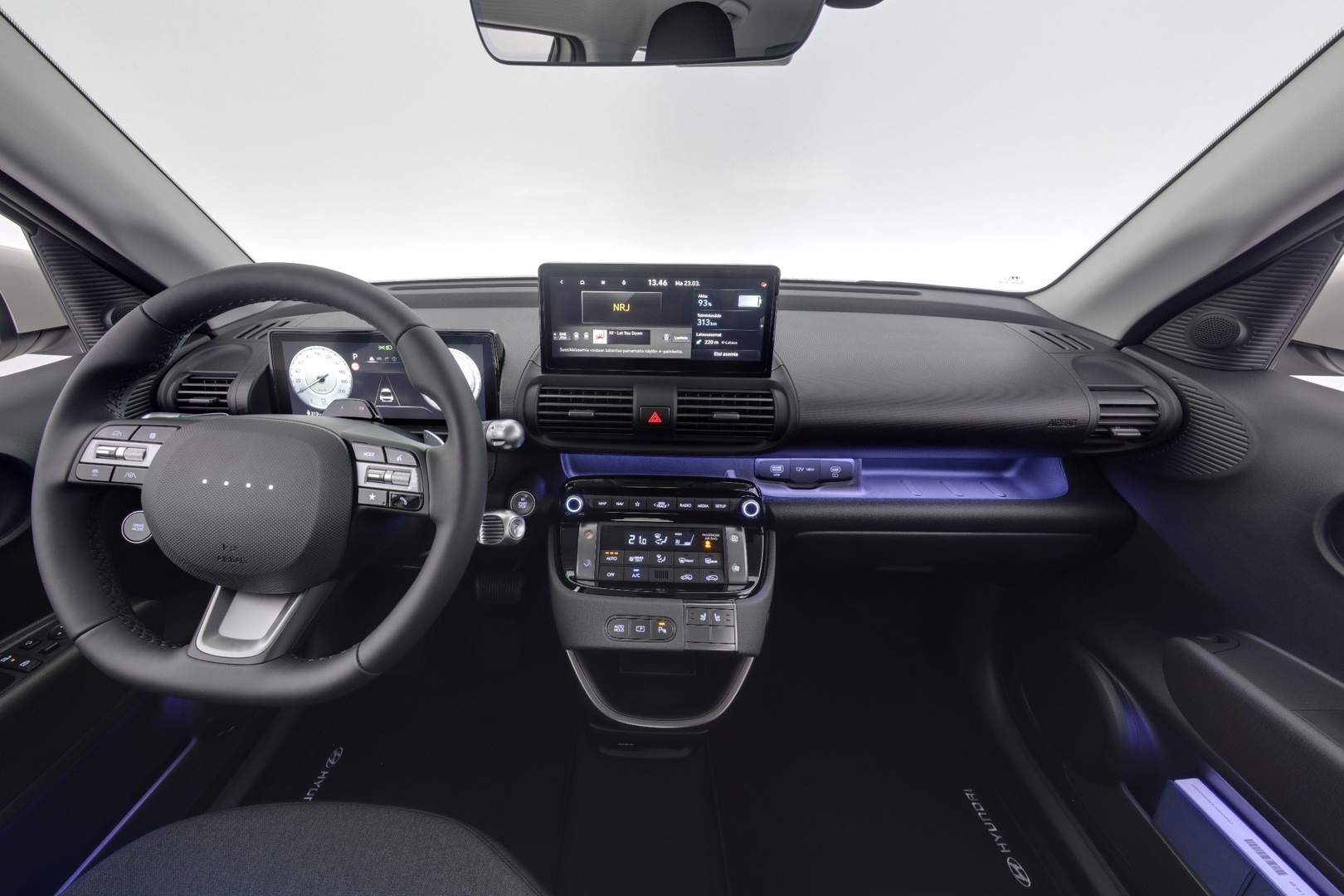 HYUNDAI INSTER 7