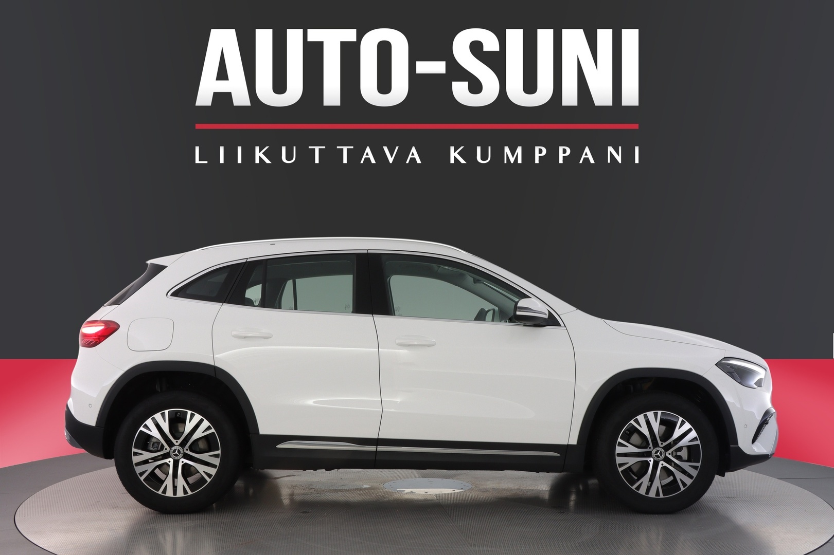 MERCEDES-BENZ GLA 2026