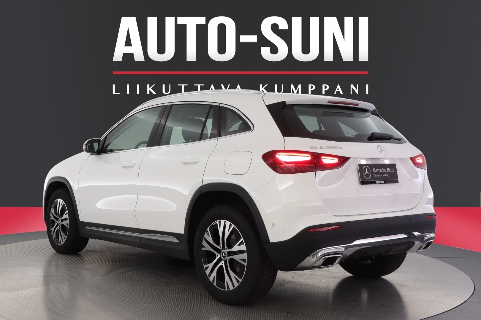 MERCEDES-BENZ GLA 2026