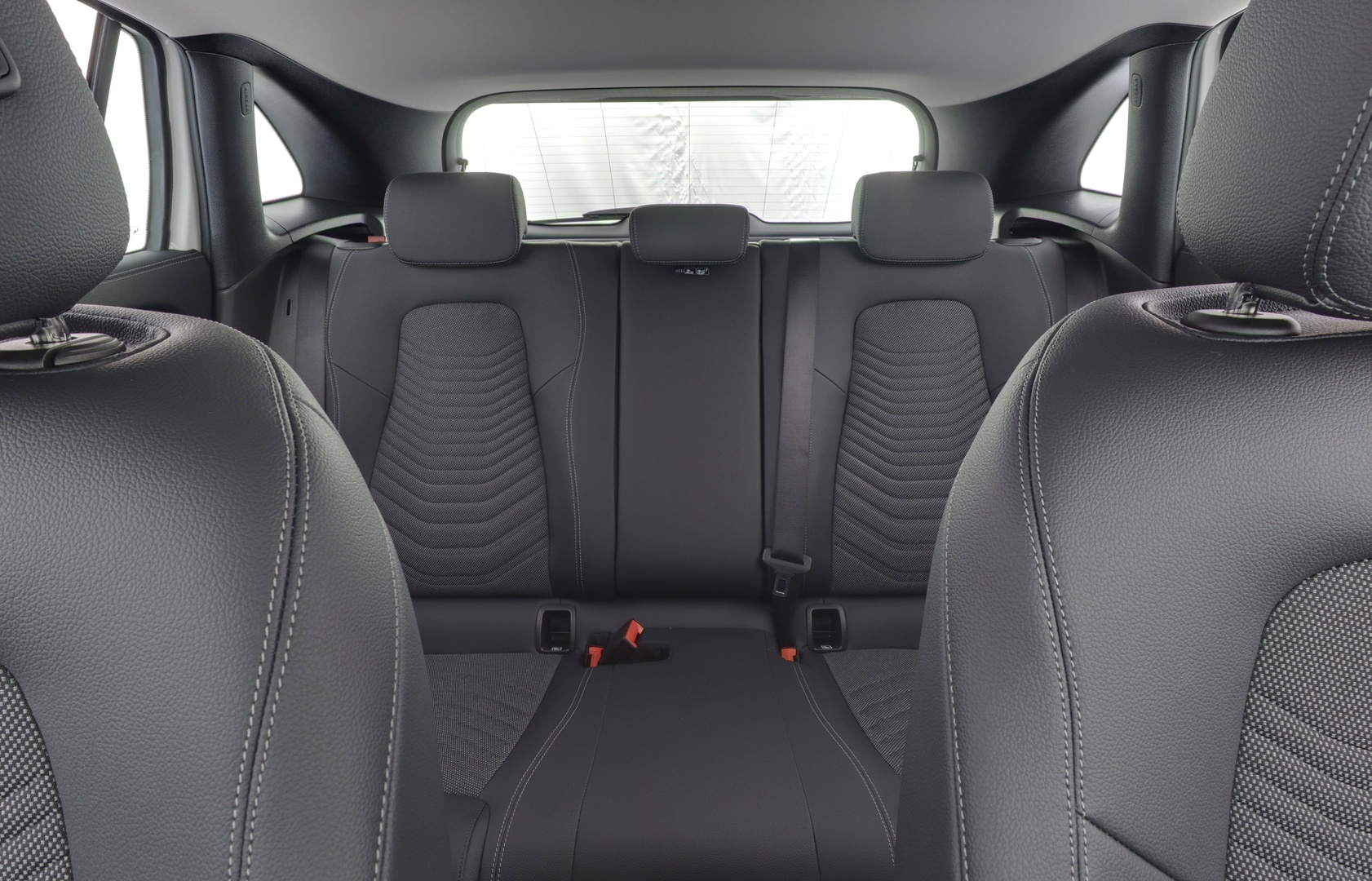 MERCEDES-BENZ GLA 2026