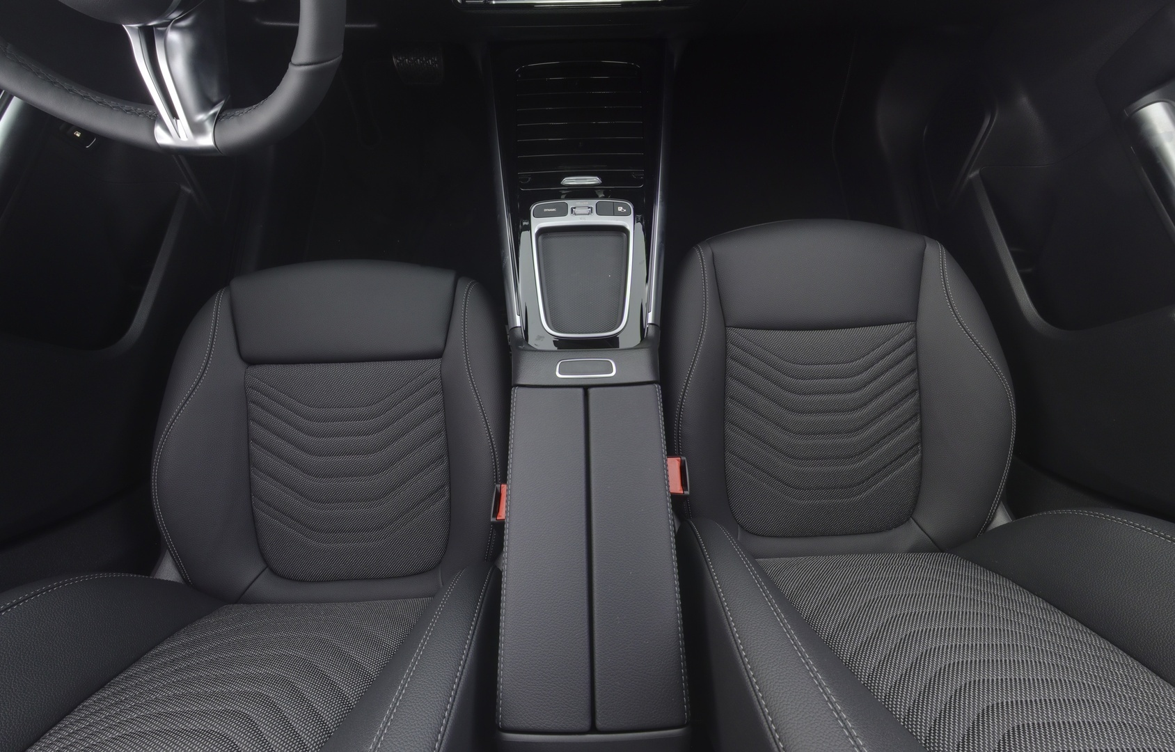 MERCEDES-BENZ GLA 2026