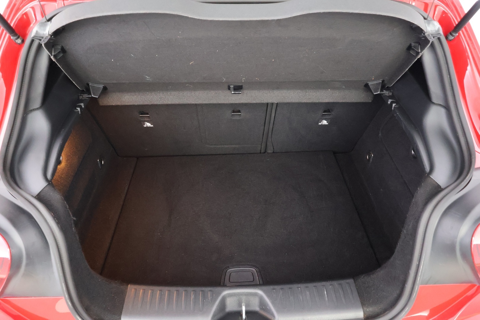 MERCEDES-BENZ A 2016