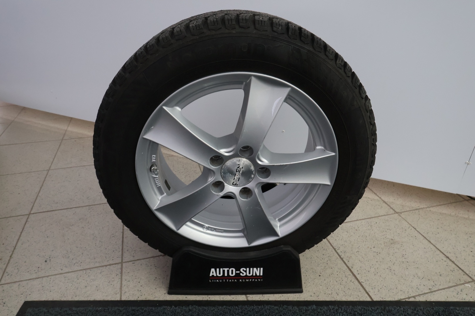 MERCEDES-BENZ A 2016