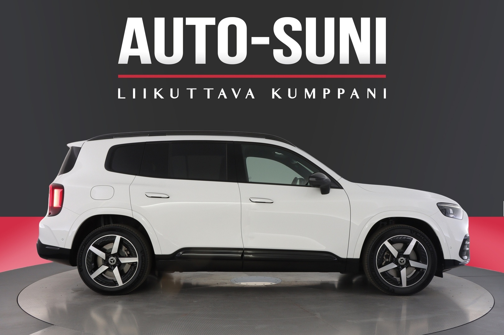 MERCEDES-BENZ GLB 2026
