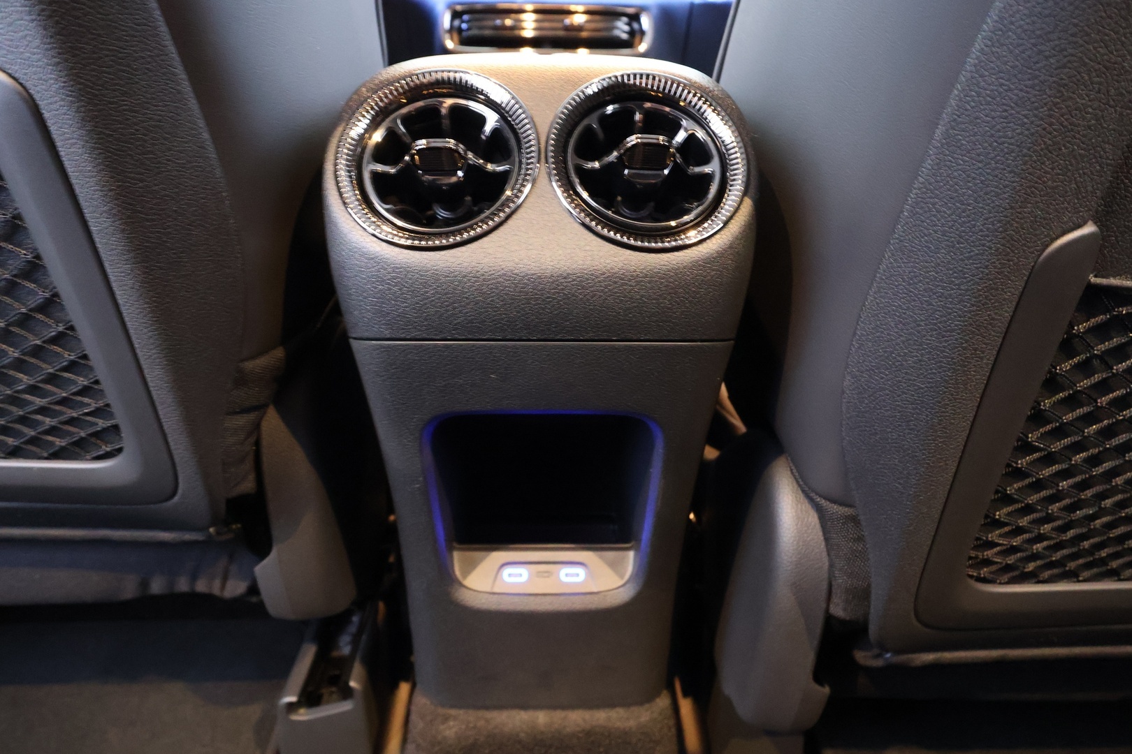 MERCEDES-BENZ GLB 2026