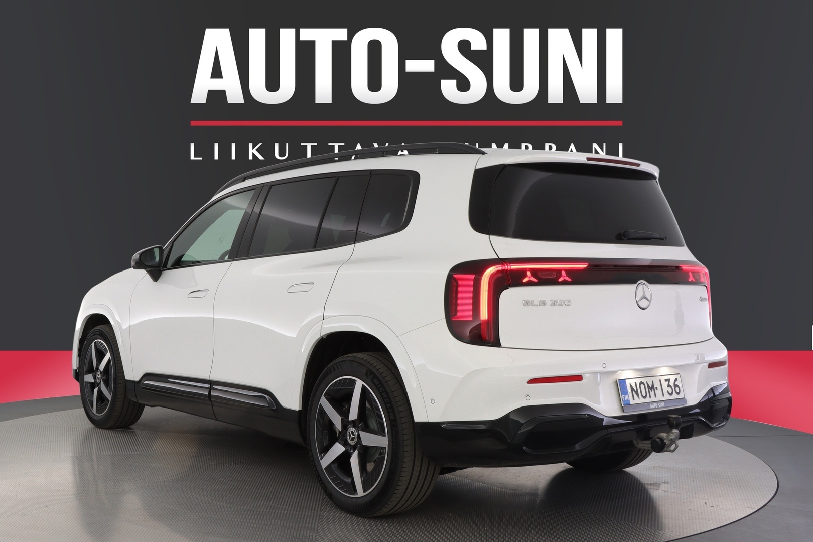 MERCEDES-BENZ GLB 2026