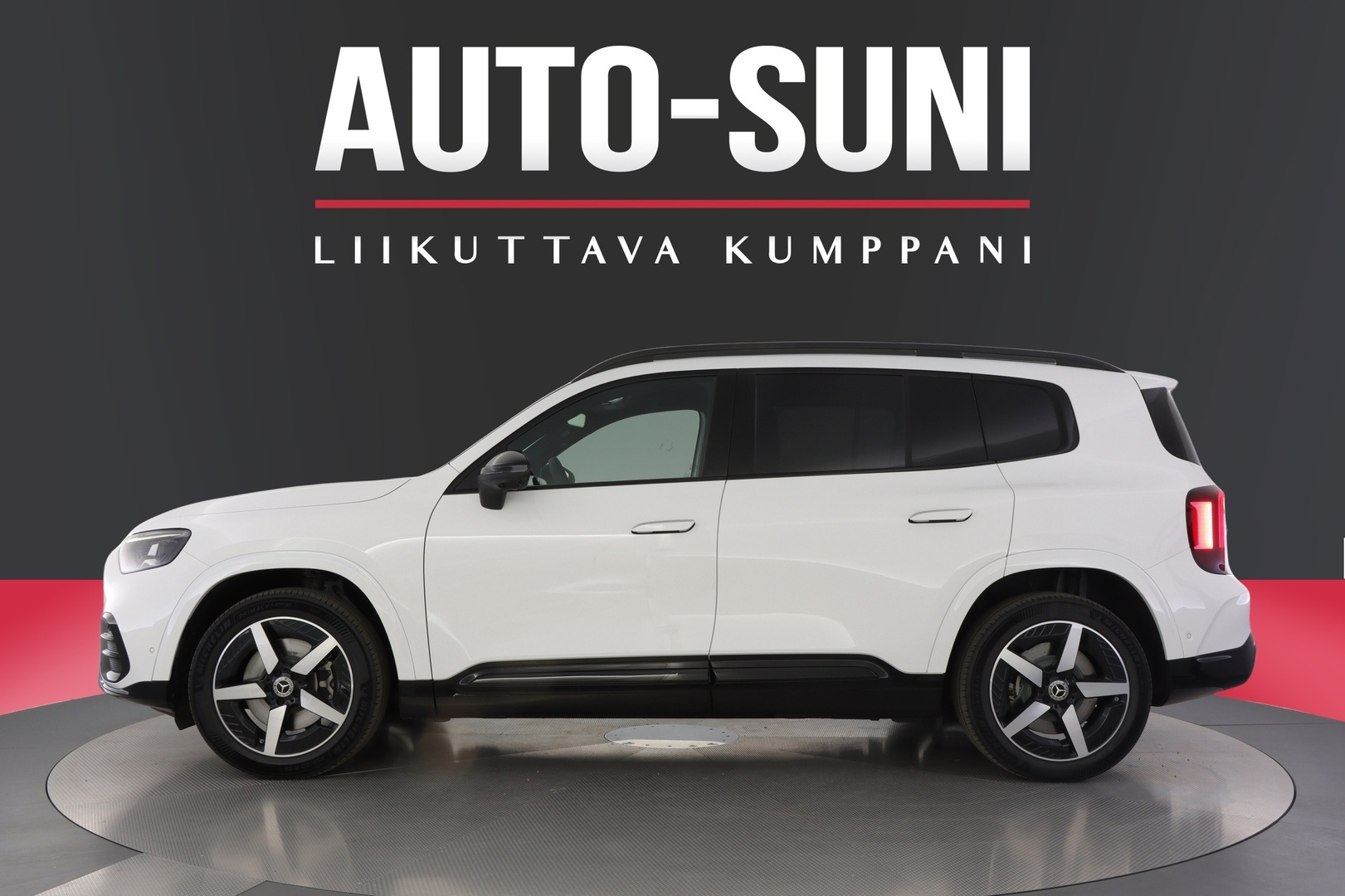 MERCEDES-BENZ GLB 2026