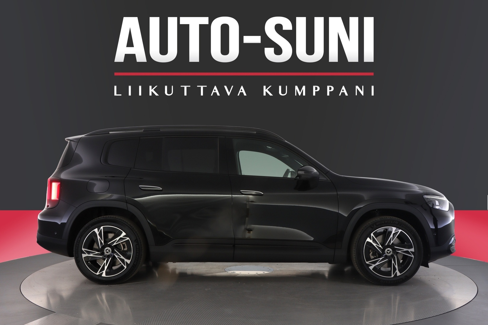 MERCEDES-BENZ GLB 2026