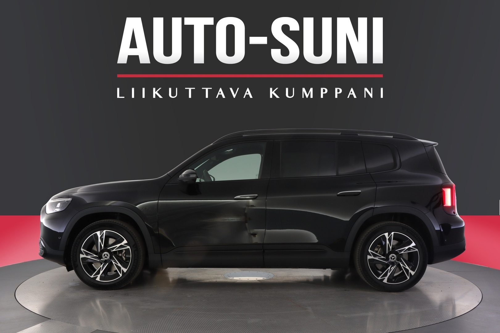MERCEDES-BENZ GLB 2026