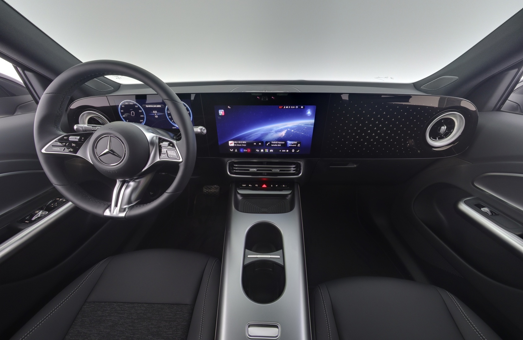 MERCEDES-BENZ GLB 2026