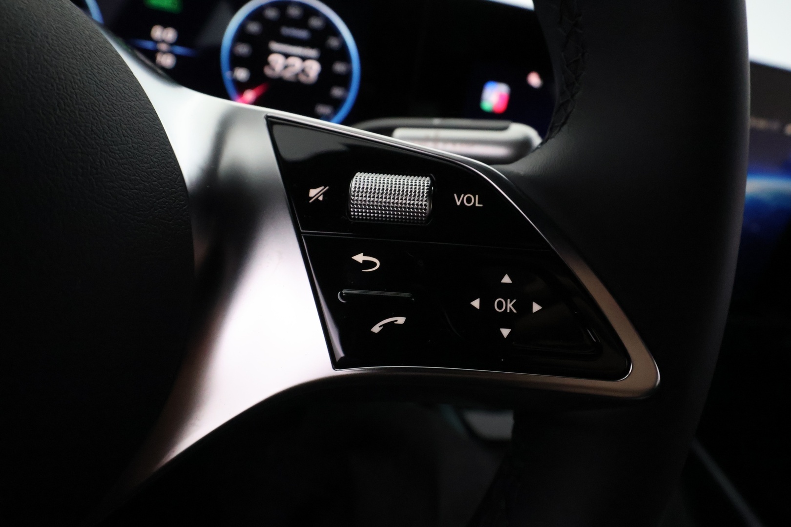 MERCEDES-BENZ CLA 2025