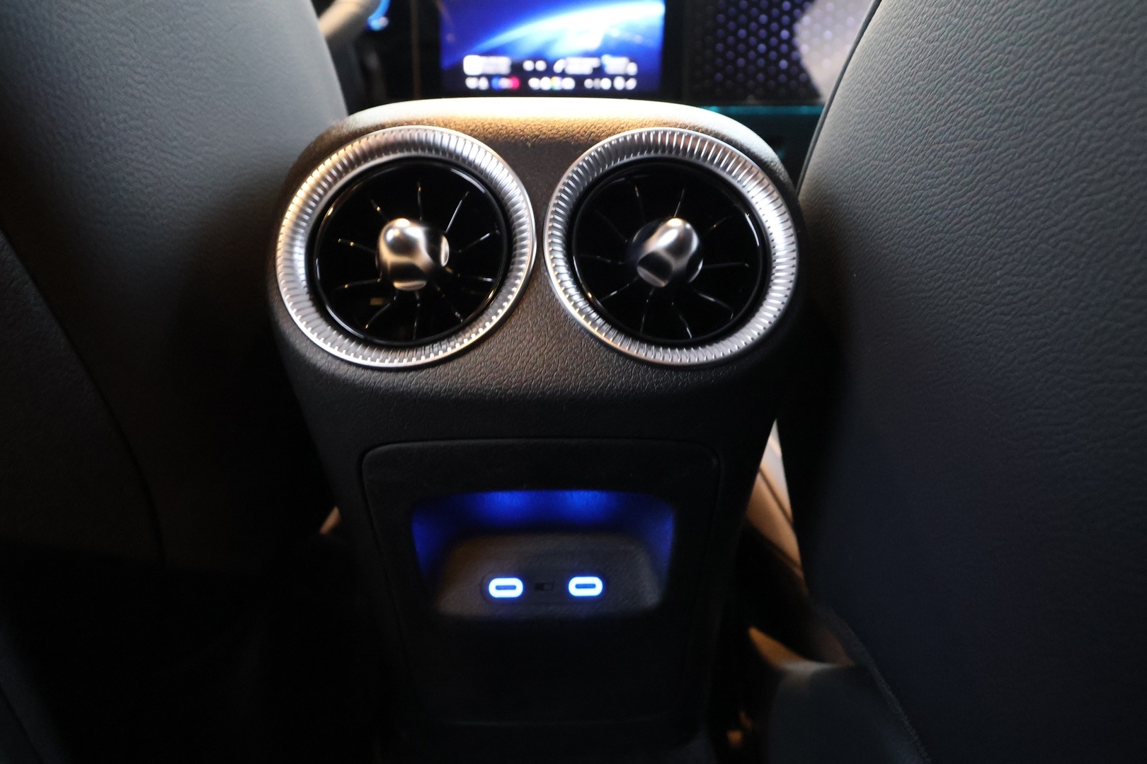 MERCEDES-BENZ CLA 2025