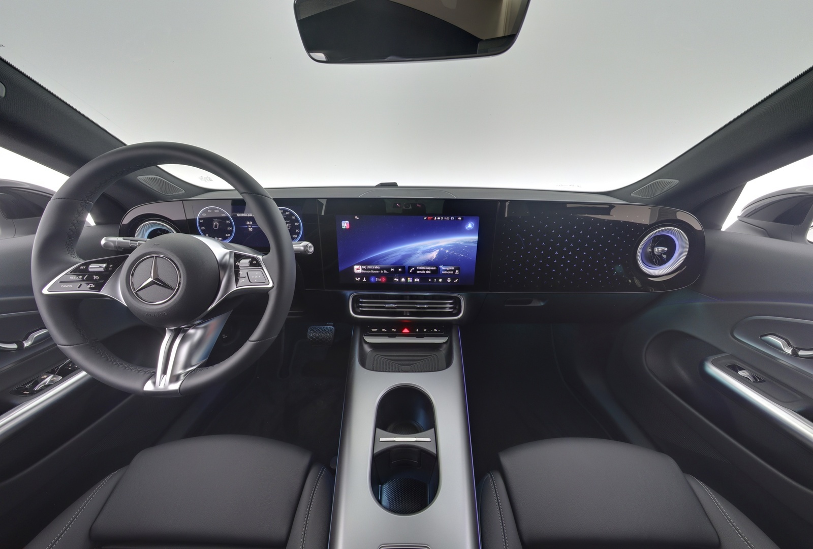 MERCEDES-BENZ CLA 2025