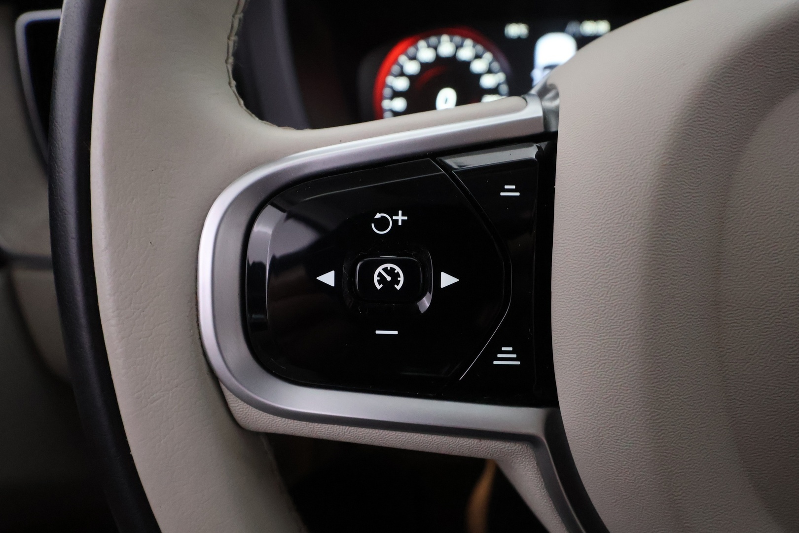 VOLVO XC60 15