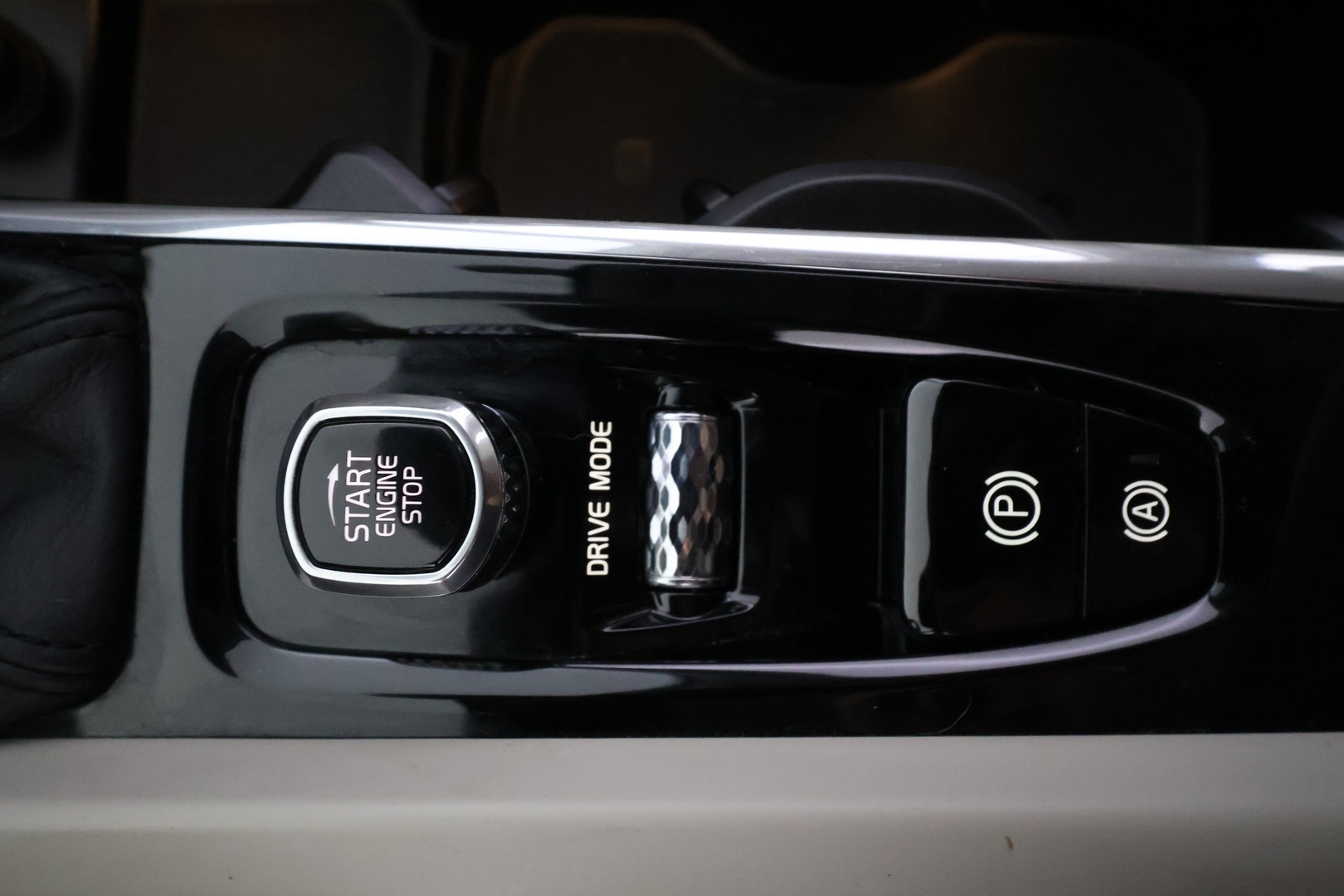 VOLVO XC60 19