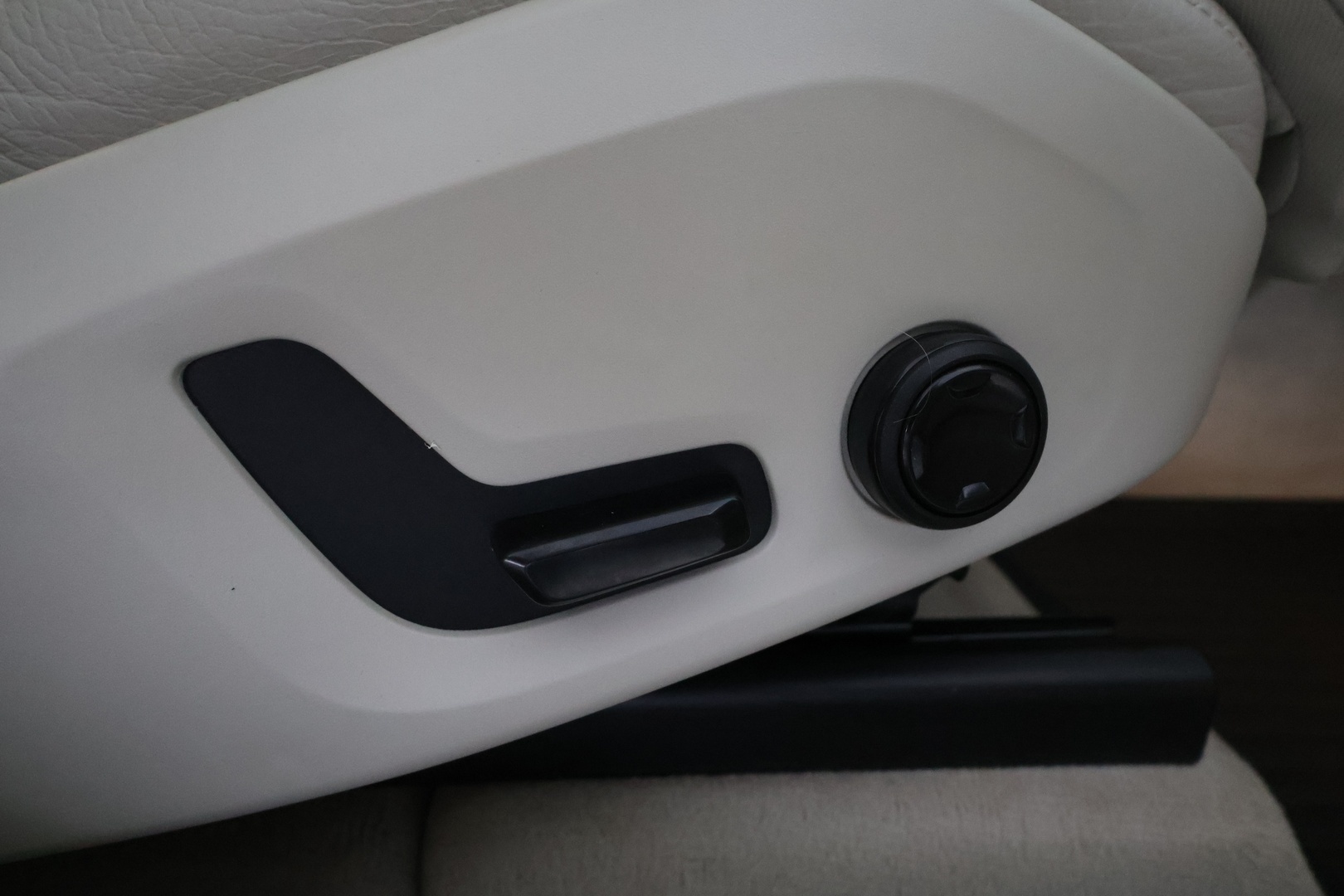 VOLVO XC60 24