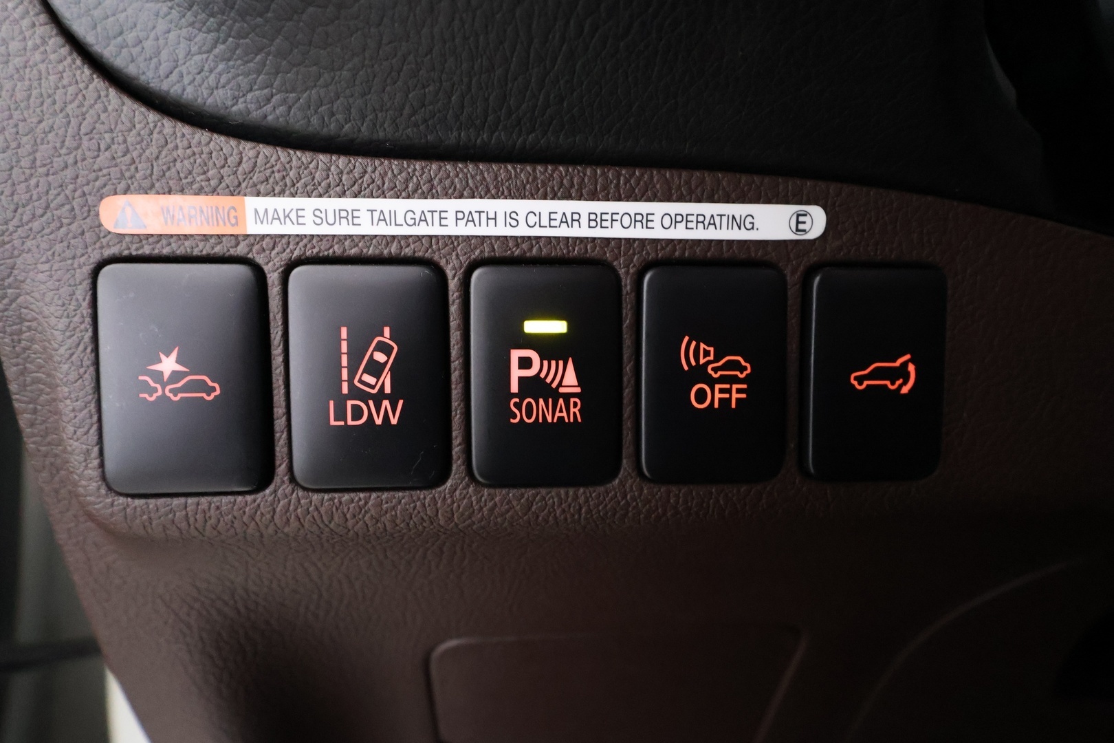 MITSUBISHI Outlander PHEV 2016