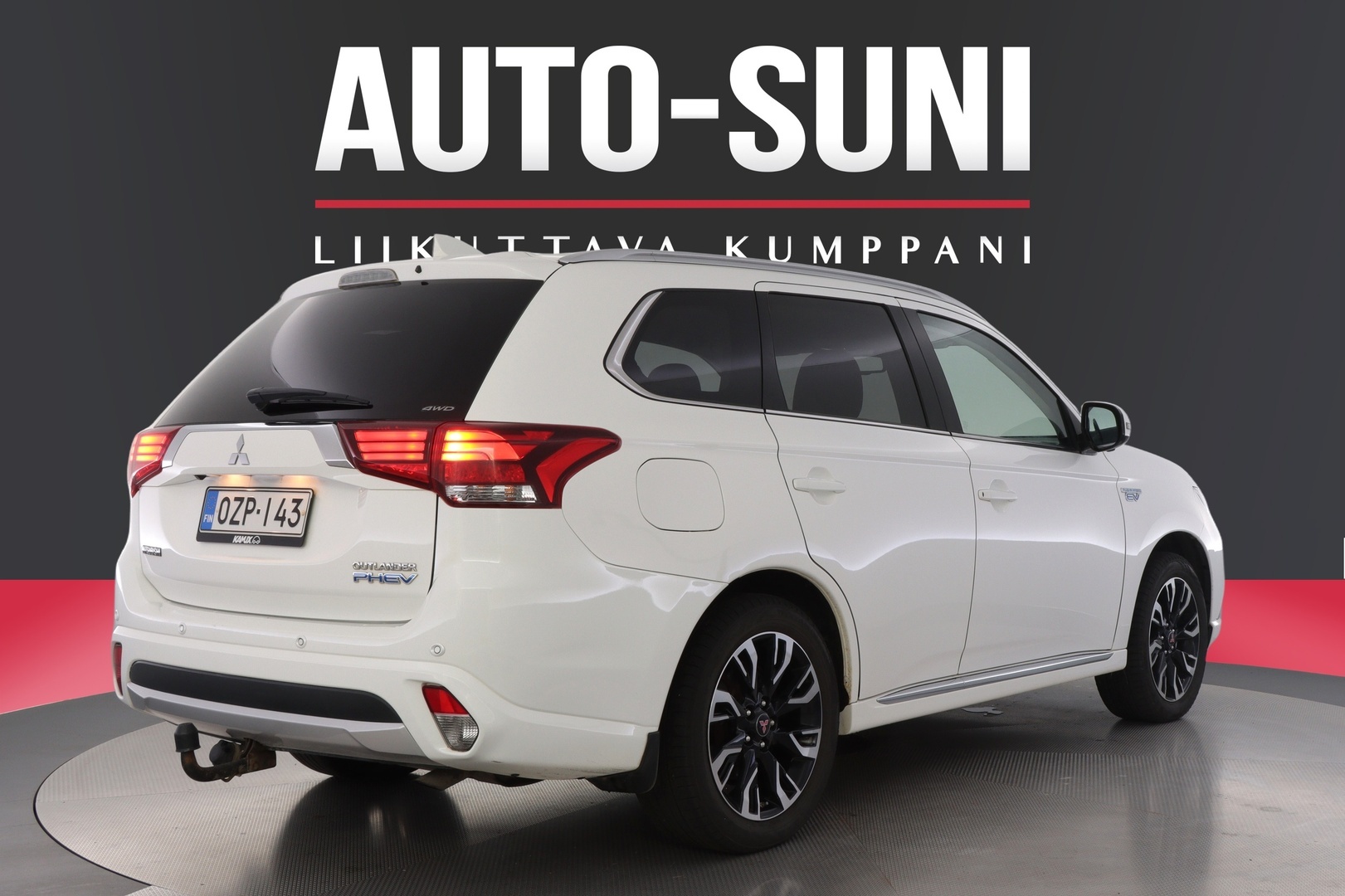 MITSUBISHI Outlander PHEV 2016