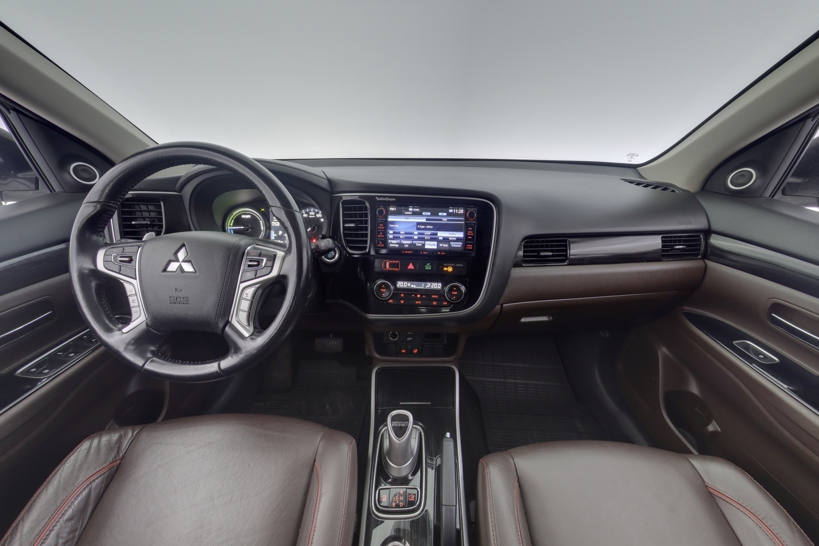 MITSUBISHI Outlander PHEV 2016