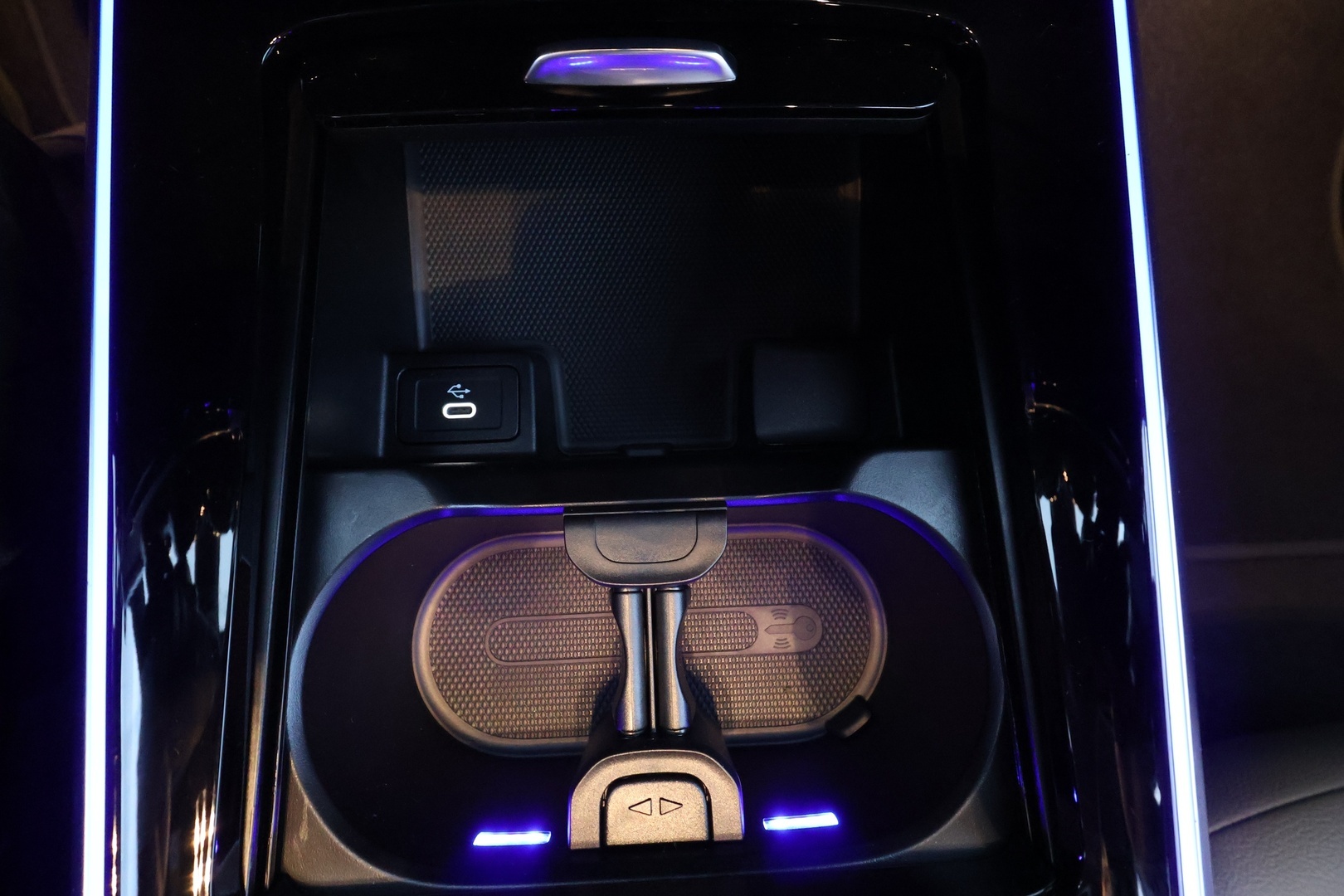 MERCEDES-BENZ EQB 2026