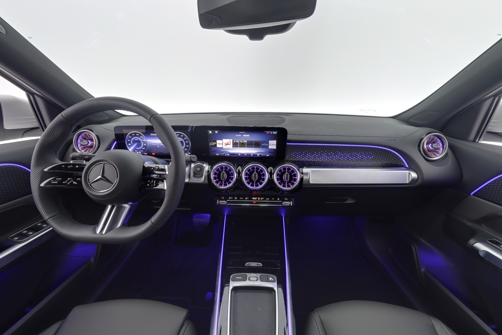 MERCEDES-BENZ EQB 2026