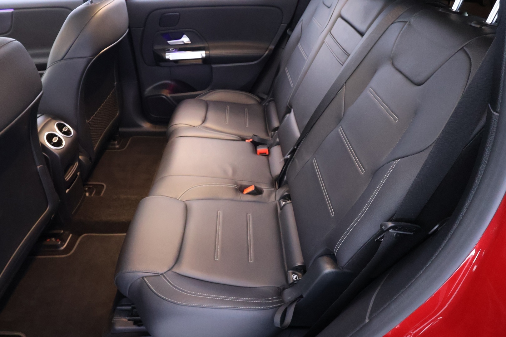 MERCEDES-BENZ EQB 2023