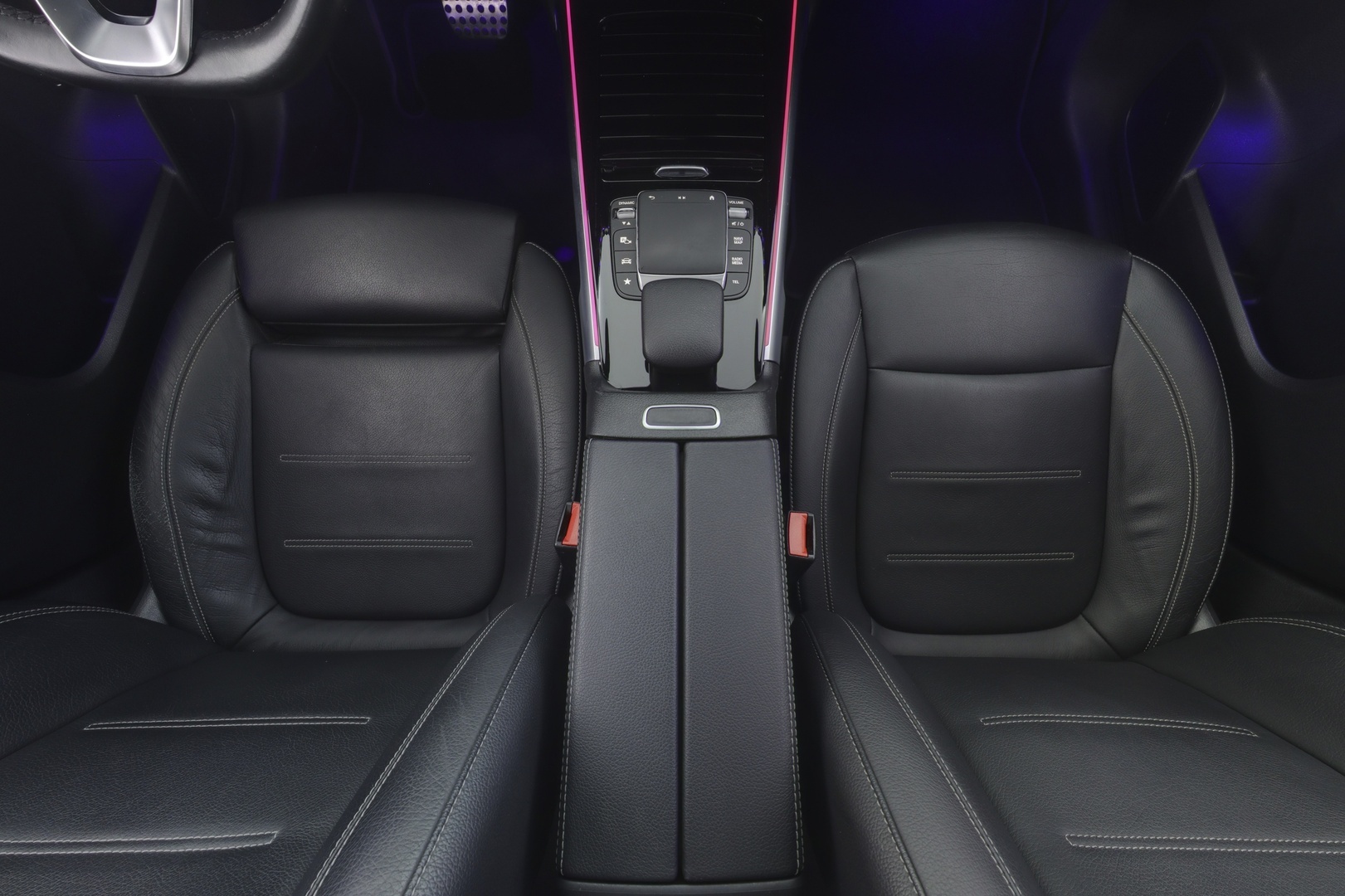 MERCEDES-BENZ EQB 2023