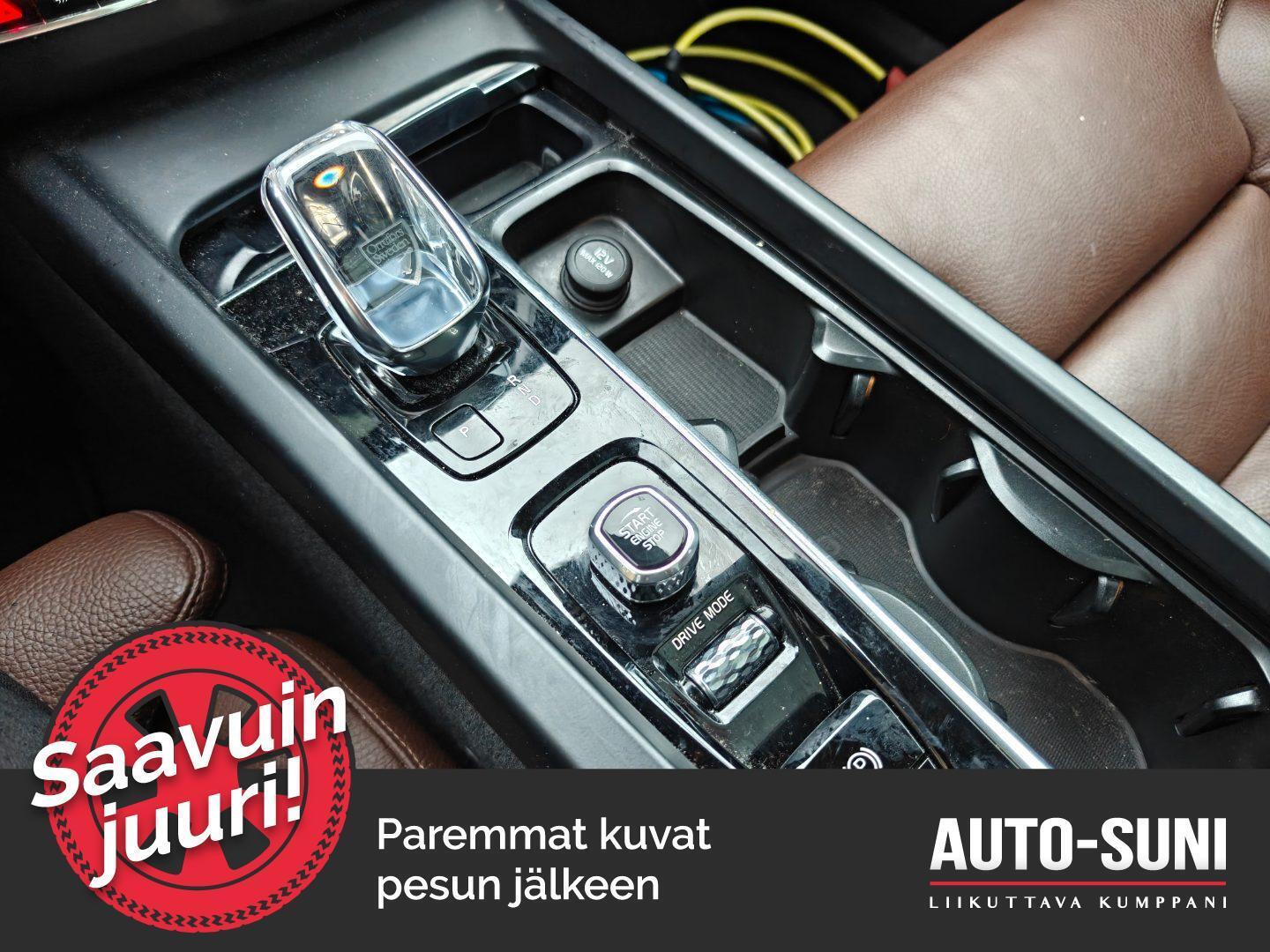 VOLVO XC60 2020