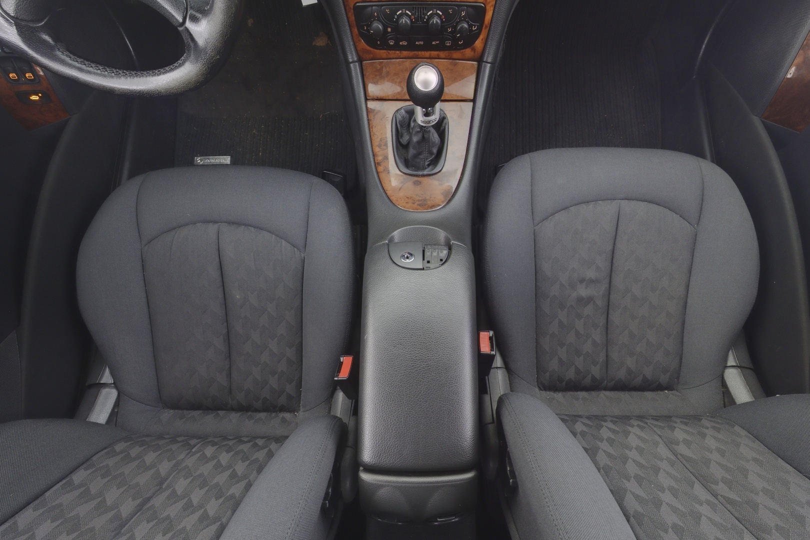 MERCEDES-BENZ CLK 2005